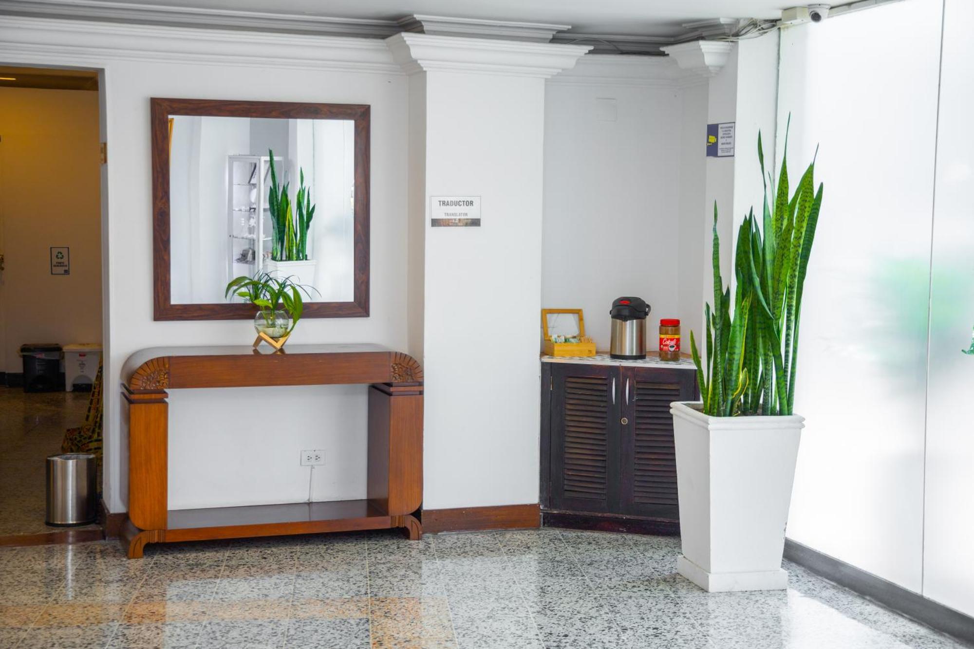 Hotel Tama Granada Real