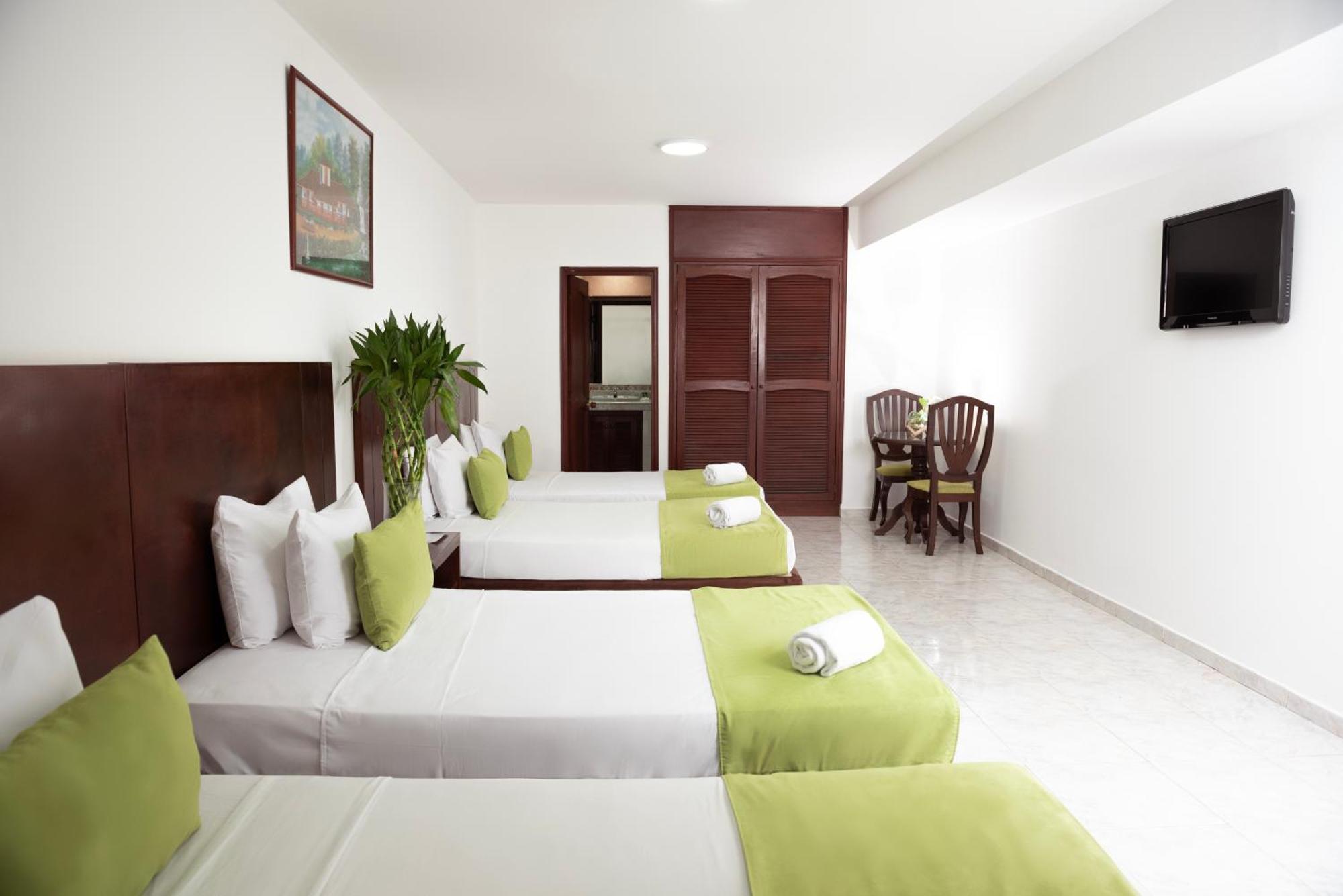 Tama Granada Real Hotel 4*